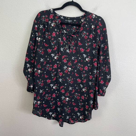 Torrid Harper Womens Plus 2X Black Floral Skull Lace Up Blouse Pixxy Tattoo Icon - Picture 7 of 11
